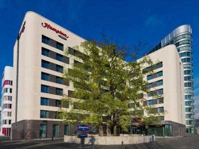 Hampton By Hilton Frankfurt Airport Hotel Frankfurt am Main Buitenkant foto