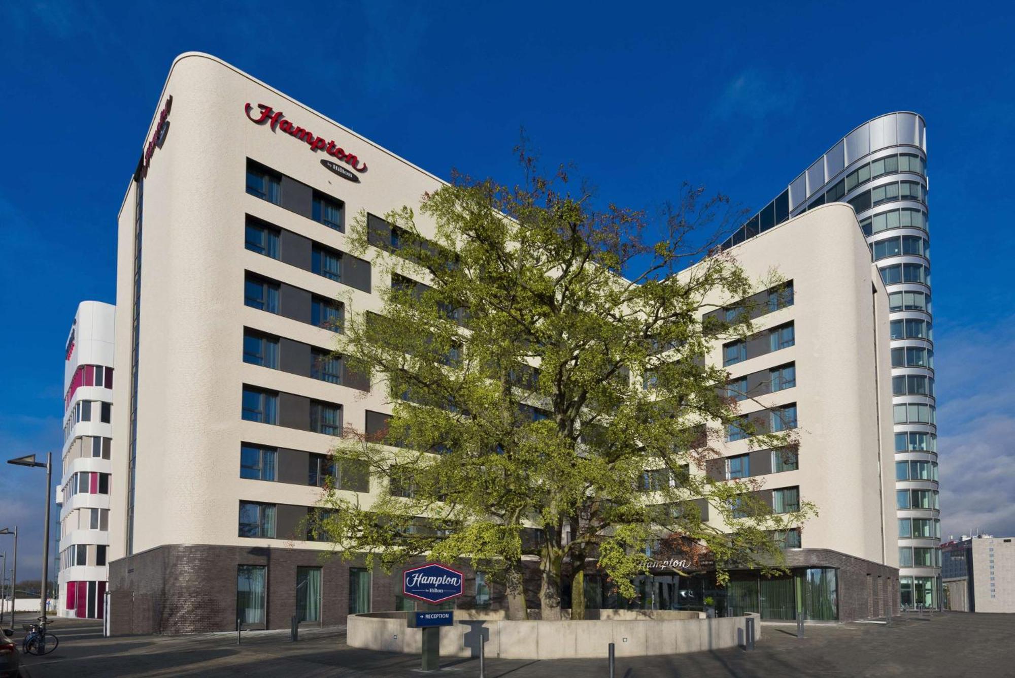 Hampton By Hilton Frankfurt Airport Hotel Frankfurt am Main Buitenkant foto